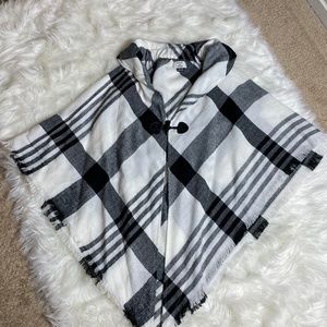 David and Young Plaid Cape one size fits most
